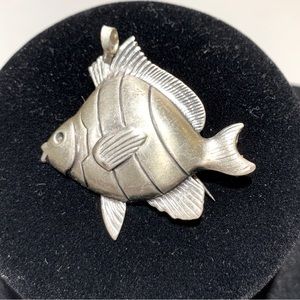 Sterling Silver Vintage Jewelart Tropical Fish Design Pin Brooch / Pendant